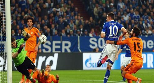 كاسياس: دييجو لوبيز له فضل في تصدرنا للدوري